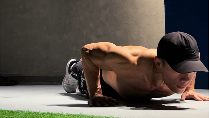 Năm kiểu hít đất Tiger Push‑up giúp tăng cường cơ tam đầu, mang lại cho bạn bắp tay rắn chắc như kỳ 