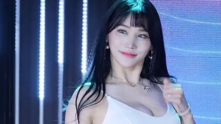 GirlCrush Taeri ปก Hot Baby