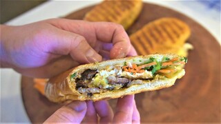 Hôm nay mình ăn BÁNH MÌ ÉP THỊT XÁ XÍU