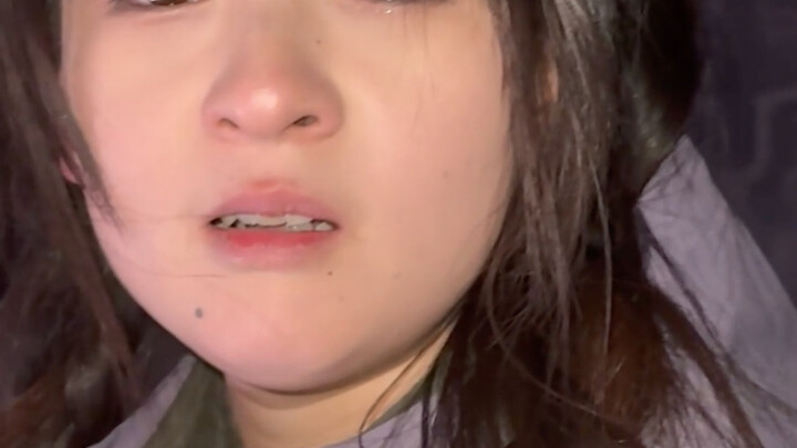 رحَلْتُ إلى مأدبة العجائب في عالم البشر، فما هي الجملة التالية؟ أخبروني أنتم!