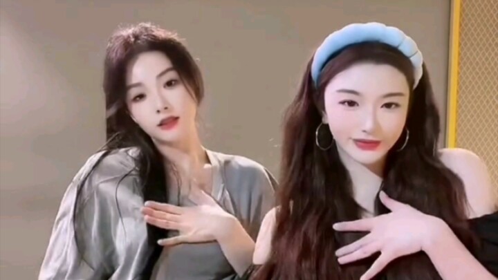 喻言&孔雪儿一起跳舞啦～