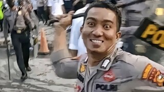 TIKTOK搞笑：老人和孩子先飞