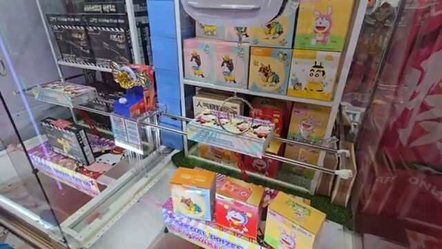 Random Mystery Gacha Lockers at the Arcade!