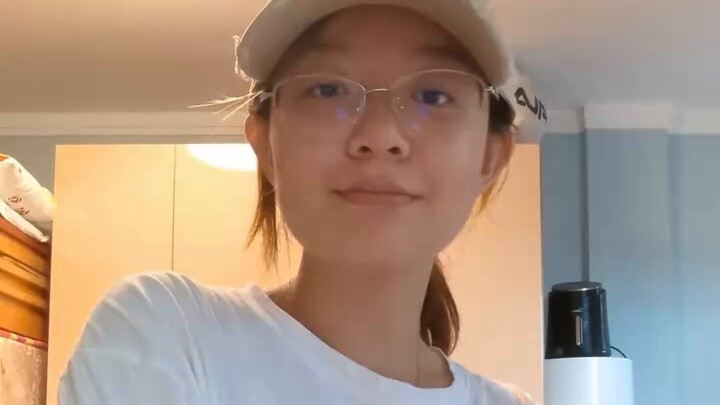 Dạy mọi người bắt chước điệu nhảy của nhóm nhạc nam