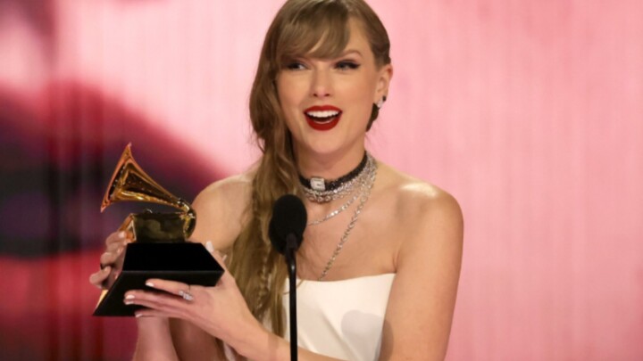 Musim panas tahun 23 adalah milikku, tapi... suara jangkrik 6 tahun lalu begitu kejam.