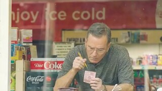 男人抓彩票带领村子里致富