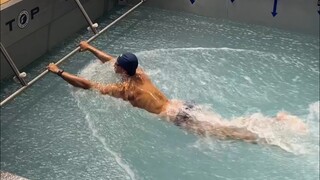 Ngày thường tập luyện của vận động viên bơi lội