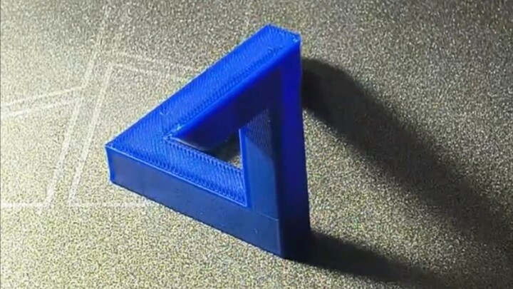 🤯 Impossible or real? 🌀This 3D printed shape will confuse your brain! 👀🖨️Can you figure out how