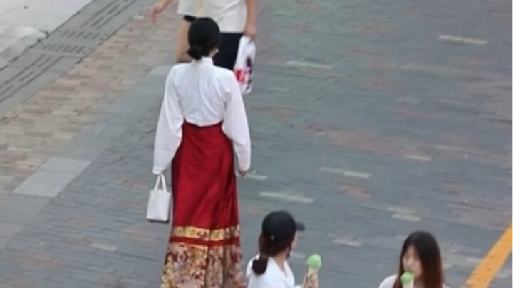 The high rate of returning eyes is not my horse-faced skirt that has been passed down for hundreds o