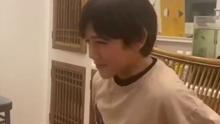 Nuo Yi has grown up and turned into a real Northeastern guy! Where’s Hu Xianxu’s laughing gas? Pass 