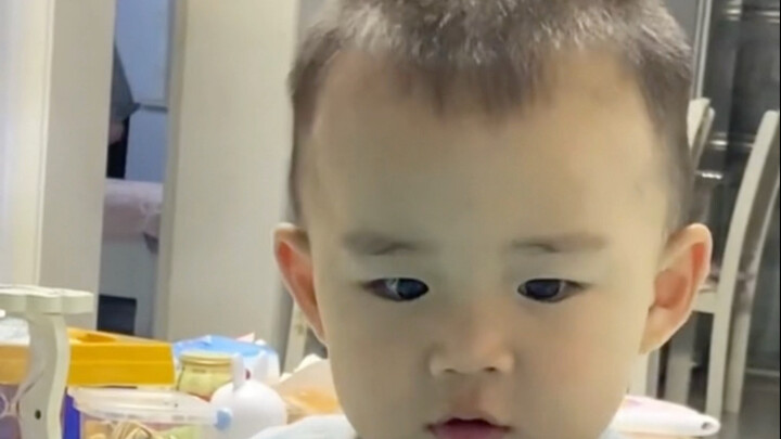 I’m heading home tomorrow—tonight I’ll peel another mandarin for my auntie.