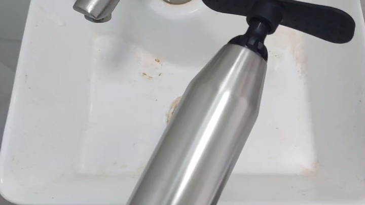 ของเทพช่วยล้างห้องน้ำที่ฉันซื้อมาถึงแล้ว คอยฟังข่าวดีจากฉันนะ!