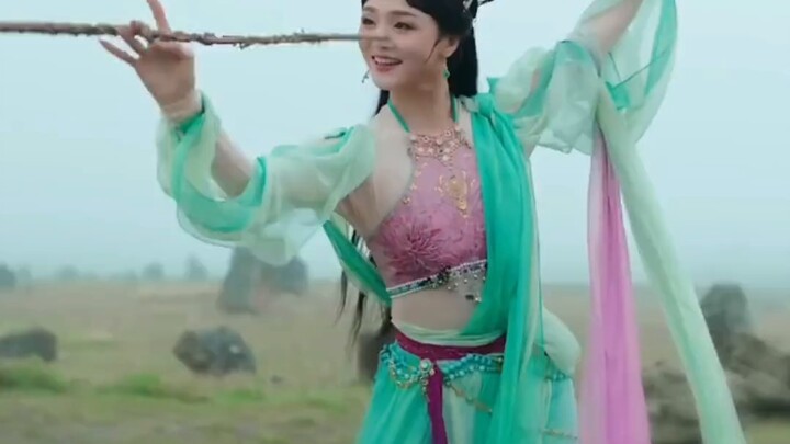 Tingkatkan estetika banget, ini tarian tradisional kami! Menarilah untuk mengetahui bagaimana rupa b