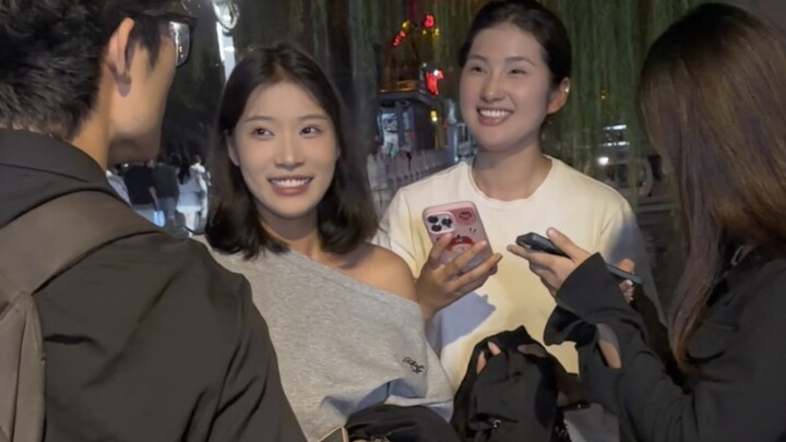 Hadiah acak untuk sekumpulan kakak perempuan