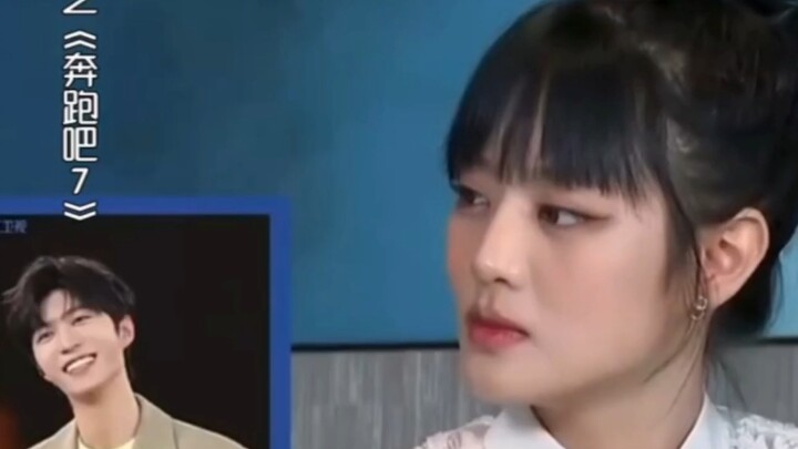 Minnie nhìn ảnh của Phạm Thừa Thừa và Vương Hạc Đệ liền nghi ngờ: “Thật à? Đẹp trai quá!” khiến mọi 