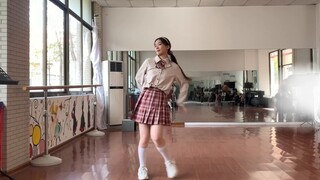 [Home Dance Cover] Maaf ya aku jadi imut banget