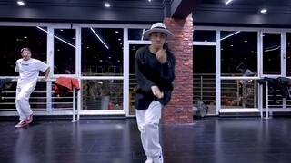 Persona 5 Last Surprise locking choreography
