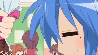 This is such a lovely girl. Such a lovely girl will definitely receive a lot of candies.