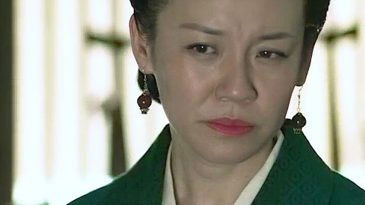 Green symbolizes nobility—no wonder ladies each own an item of clothing like this!