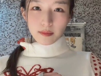 فيديو الشكر السنوي لـ لين تشي يي kiwi: مامبو مامبو وغمزة قاتلة!