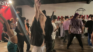 红房子三刷！｜这个视角显得我好矮¿