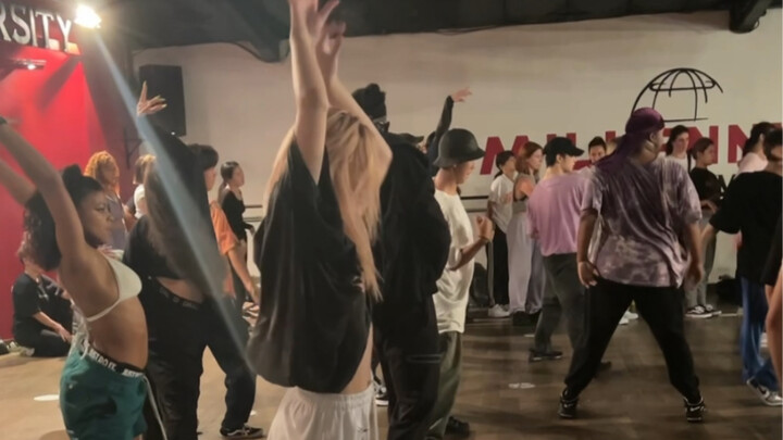 红房子三刷！｜这个视角显得我好矮¿