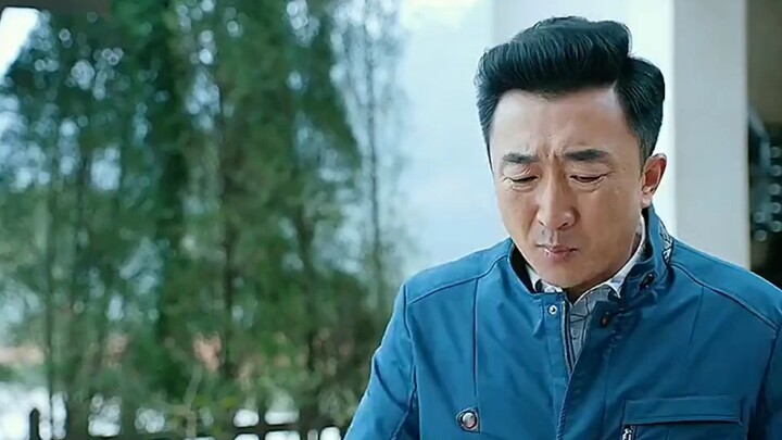 The wealthy female boss returned to her hometown to treat the entire village to a meal, and burst in
