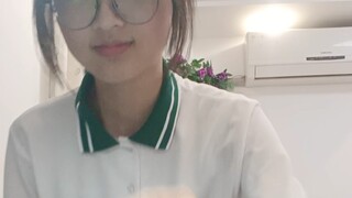 Lần cuối cùng tôi mặc đồng phục học sinh, tôi đã bắt được một con ngựa