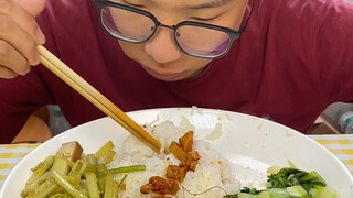 开饭 被女友投喂