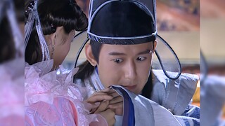 从支棱到认怂就在一瞬间，白云飞好像被强抢的民女，实在是害怕极了