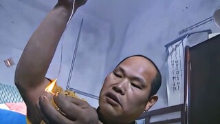 他是怎么做到，又暴力又委屈又幽默又尊老爱幼的