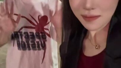 Lần sau đổi sang quần đen, ướt cũng không dễ thấy lắm ☺️