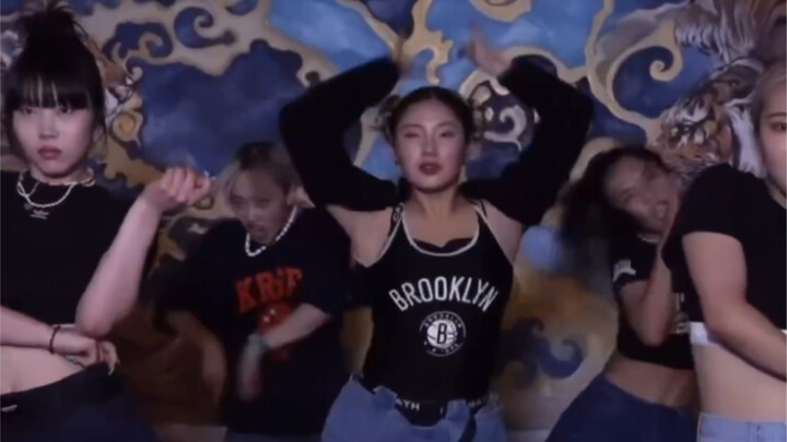 [Street Warriors] What year is it today? Today is the year when YG is going to release a new girl gr
