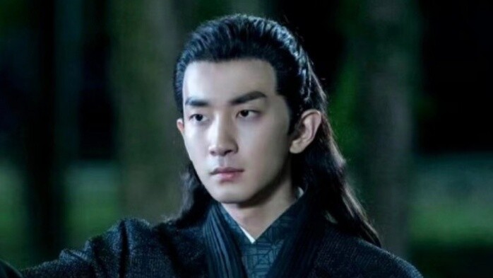 【خزانة ملابس يان سيفانغ】 لا يُصدَّق، لدى يان سيفانغ عشرة أطقم من الملابس!!! لون الملابس داكن جدًا، م