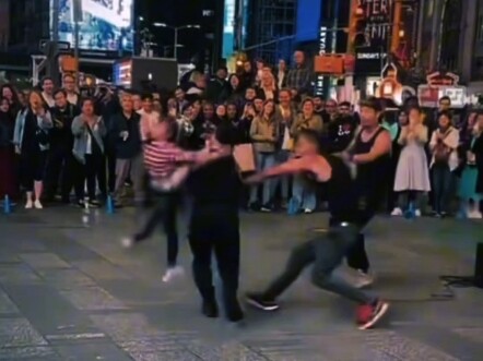 บอกแม่ของข้าด้วยว่า ข้าไม่ใช่คนขี้ขลาด