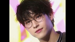 Ngoài lề và ngoại lệ