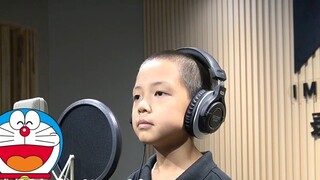 Siswa sekolah dasar belajar bahasa Jepang sendiri untuk membawakan lagu "Doraemon Realizing Dreams" 