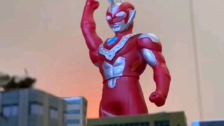 Đạo diễn Zeta Kiyotaka Taguchi hướng dẫn bạn cách sử dụng phim mềm Ultraman để làm phim lớn
