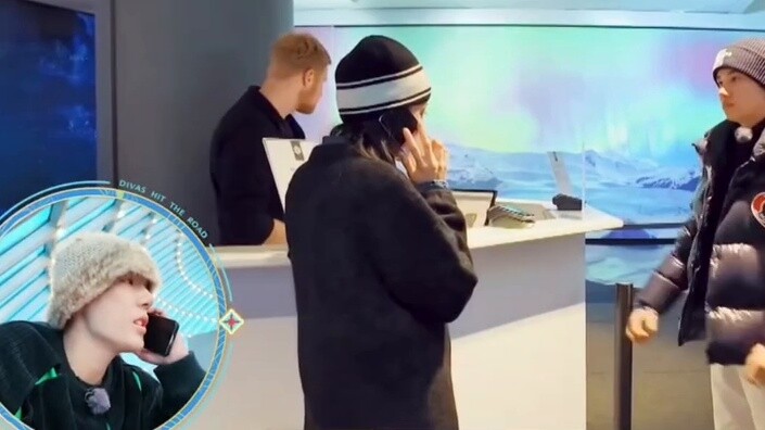 Mr. Huali and Mr. Hu, you actually touched hands secretly! Dilireba, Hu Xianxu, you guys are really 