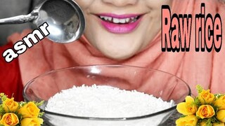 ASMR RAW RICE || RAW RICE EATING || MAKAN BERAS MENTAH PAKAI CENTONG SAMPAI HABIS