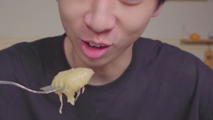 Pisang Kukus dengan Bawang Putih Halus