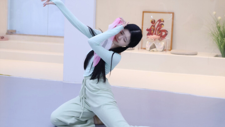 A! Trên trời rơi xuống một Lâm muội muội