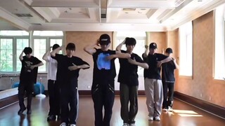 时代少年团部分练习室齐舞