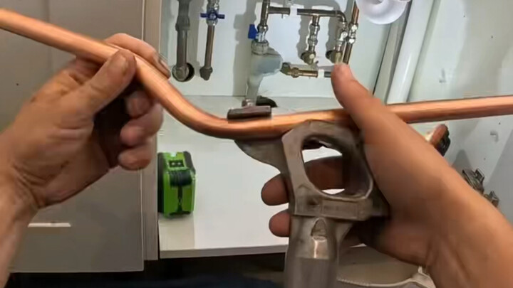 Installation and Connection of Red Copper Water Pipes