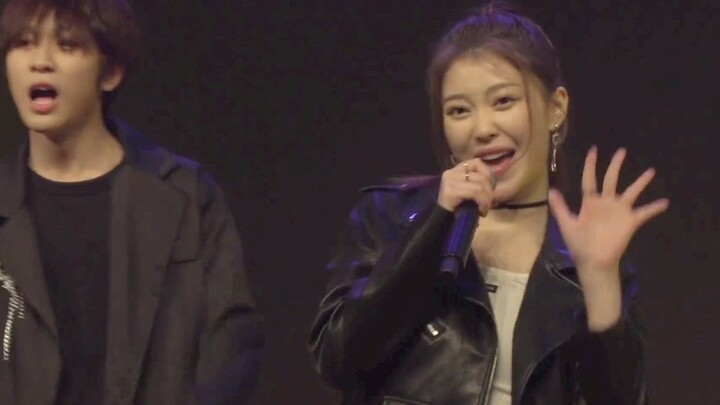 ดารา|Shen Xiaoting เกิร์ลที่เท่ ๆ