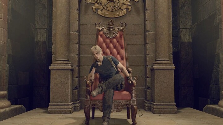 I didn't expect that the little easter egg of Leon sitting on the throne is still there.