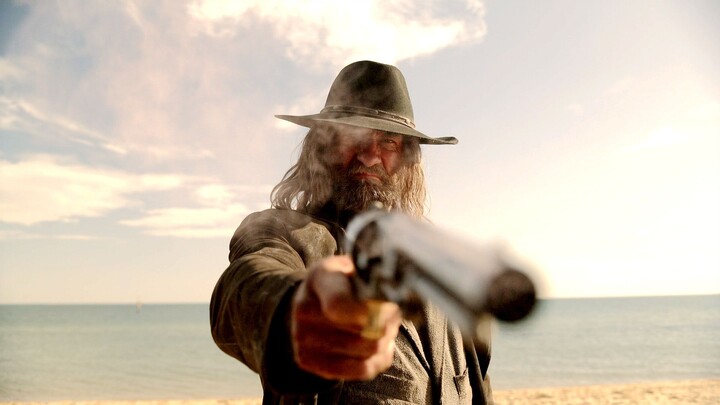 When the pistol is enchanted, it can send God to heaven in an instant and slay Satan in hell.