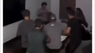 cowok yang bermalam di rumah temannya seperti: