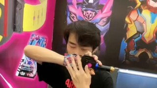 铠六霆曜铠甲变身腰带展示