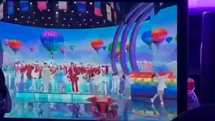 【กงจวิ้น】ไม่แปลกใจเลยที่เขาถึงกล้าบอกว่าไม่มีอะไรยาก พอเขาร้องหนึ่ง…